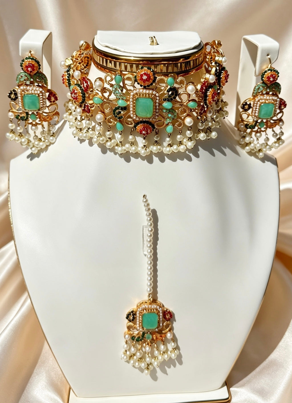 Royal Gardenia Choker Jewellery Set